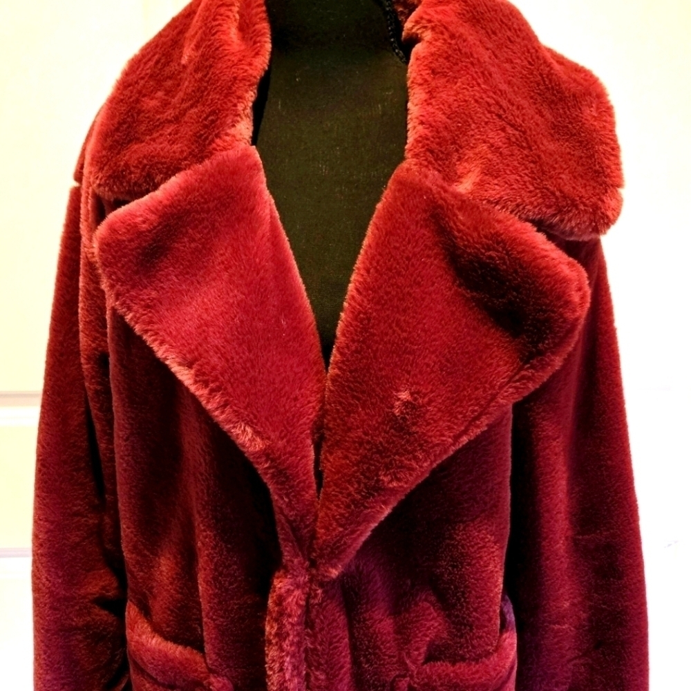DEMOCRACY NWT Faux Fur Jacket Cranberry Color Sz Medium - Picture 2 of 10